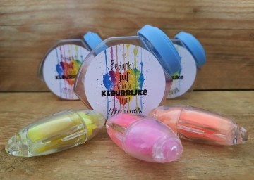 Markeerstiftjes in box met sticker