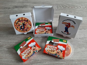 Pizza met pizzadoosje traktatie