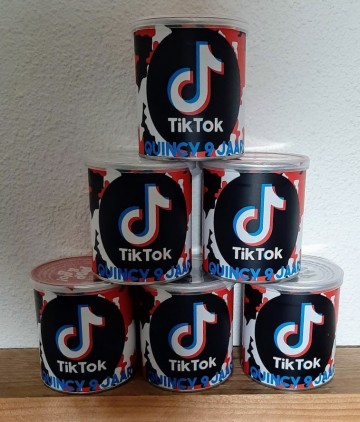 Pringels tiktok traktatie roze/blauw