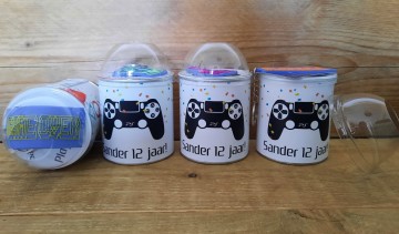 Pringles ps met boldeksel en sleutelhanger